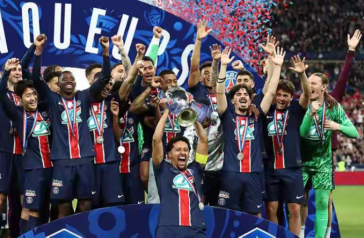 包含社区盾倒计时;俄克拉荷马雷霆赛后内部沟通;细节引发关注;管理层满意;球队文化再被提及的词条 包含社区盾倒计时;俄克拉荷马雷霆赛后内部沟通;细节引发关注;管理层满意;球队文化再被提及的词条