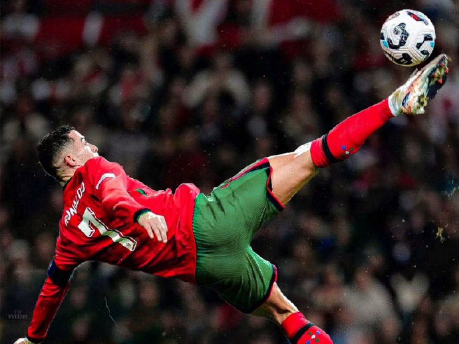 C罗在老鹰比赛中精彩发挥,比分优势明显引发热议!的简单介绍 C罗在老鹰比赛中精彩发挥,比分优势明显引发热议!的简单介绍